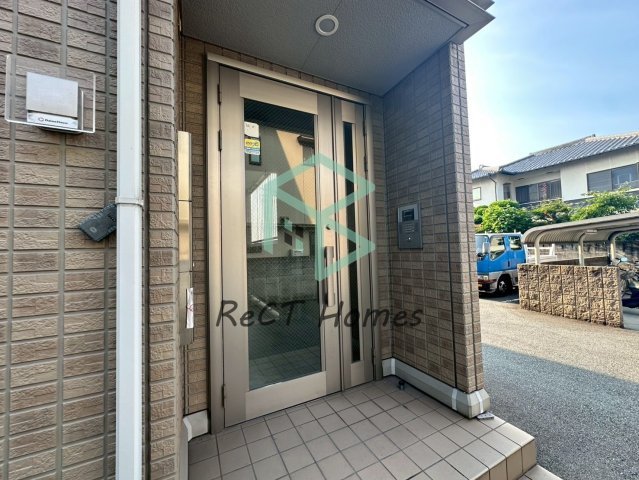 姫路市亀山の賃貸マンションのエントランス