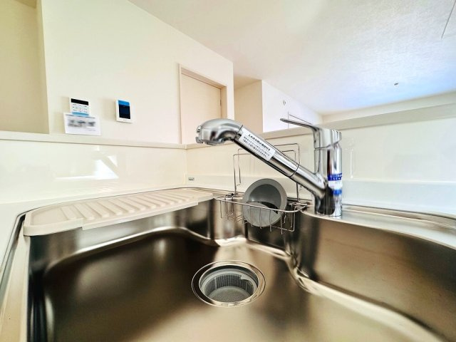 【キッチン】 | 練馬区三原台2丁目　新築一戸建住宅（成増店） | 浄水器内蔵（カートリッジ式）水栓採用。