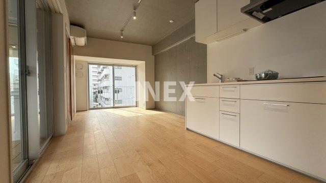横浜市西区平沼１丁目の賃貸マンションの居間・リビング