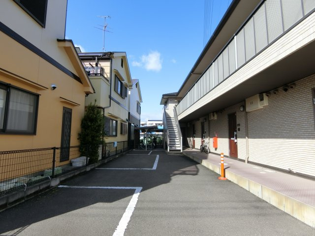 ジョイフルキューブの周辺
