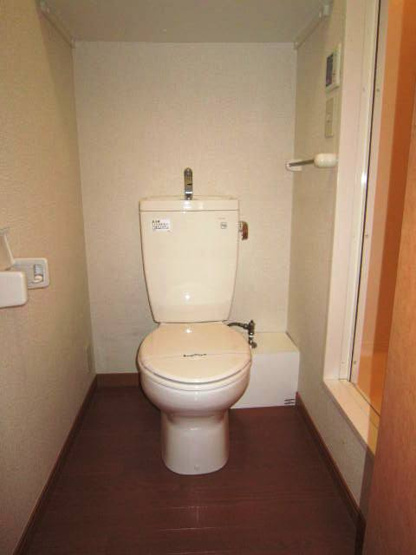 【トイレ】 | レオパレスTAKAKURA | 画像9