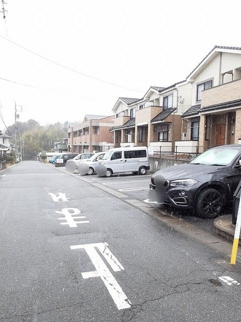 ブランシェ南市木Ａの駐車場