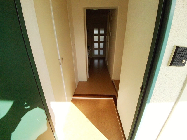 コーポアガペの玄関