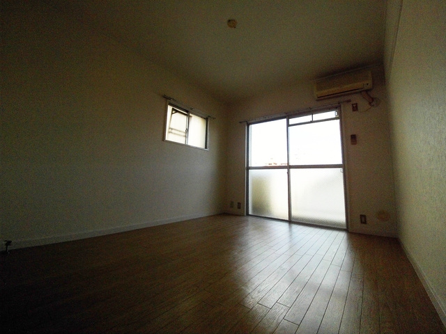 コーポアガペの居間・リビング