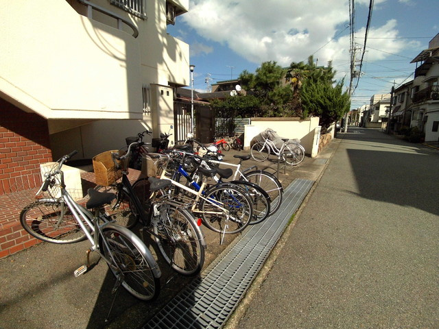 コーポアガペの駐車場