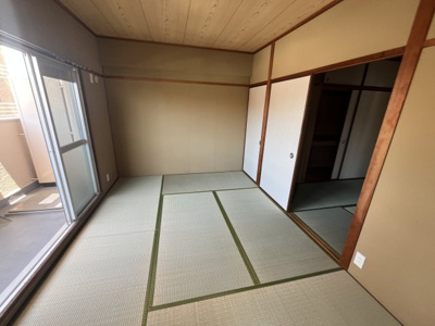 【和室】 | 谷口マンション | 柔らかい畳が心地よい和室