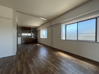 【居間・リビング】 | 谷口マンション | ゆったり過ごせるリビングです