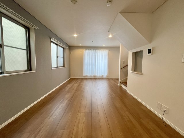 練馬区北町2丁目　好立地　新規リフォーム住宅の居間・リビング