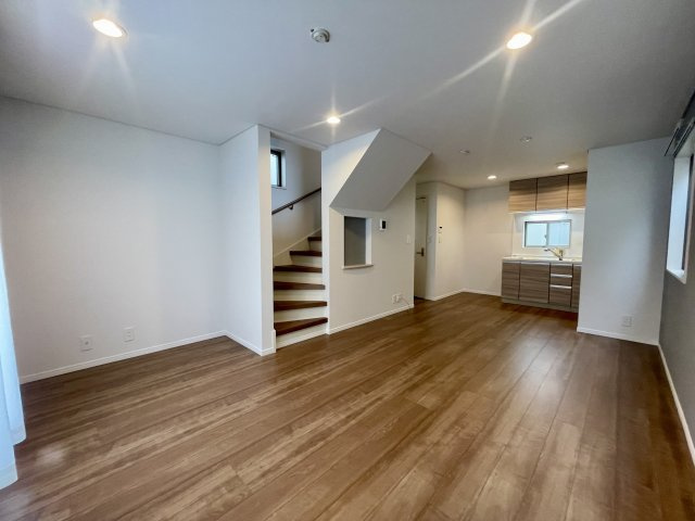 練馬区北町2丁目　好立地　新規リフォーム住宅の居間・リビング