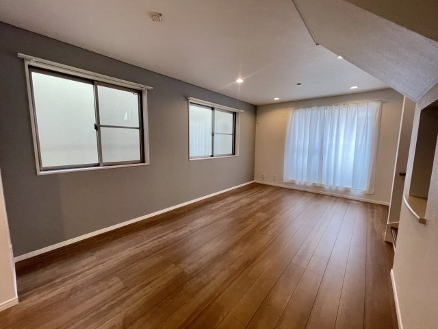 練馬区北町2丁目　好立地　新規リフォーム住宅の居間・リビング