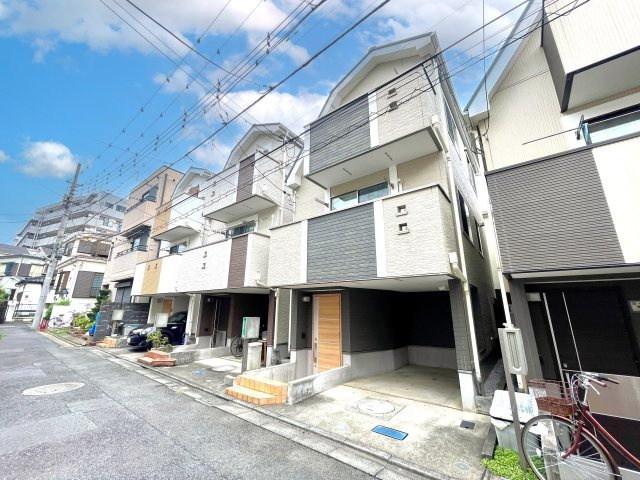 練馬区北町2丁目　好立地　新規リフォーム住宅の外観