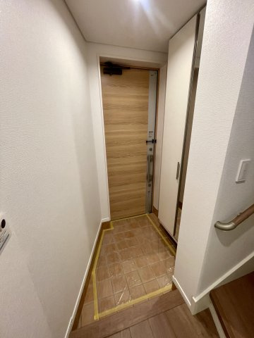 練馬区北町2丁目　好立地　新規リフォーム住宅の玄関