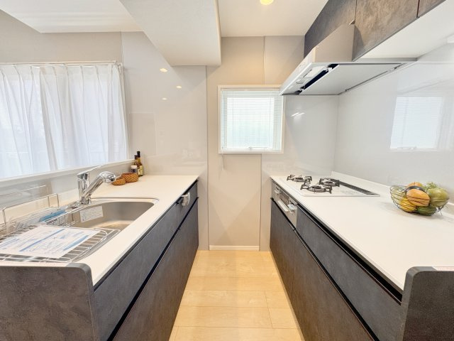 エスポワール岩淵のキッチン|内装・室内設備一新のフルリノベーション物件の為、新築気分でお住まい頂けます♪