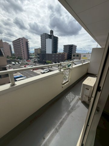 【バルコニー】