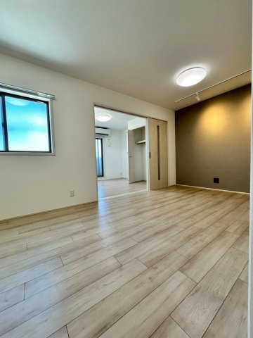 フジパレス沢良宜東Ⅴ番館の居間・リビング