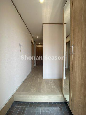 【玄関】 | お出かけ前の身だしなみチェックが叶うシューズBOXを新設しました♪