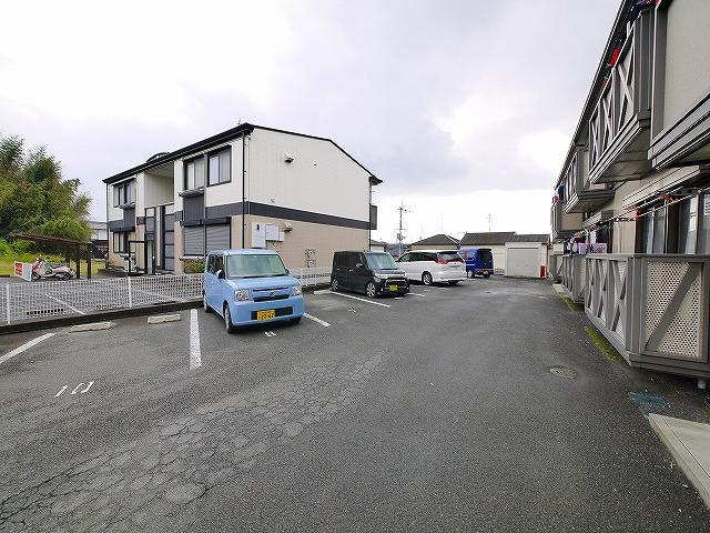 パストラル（額田部北町）の駐車場|駐車場に車を止められます