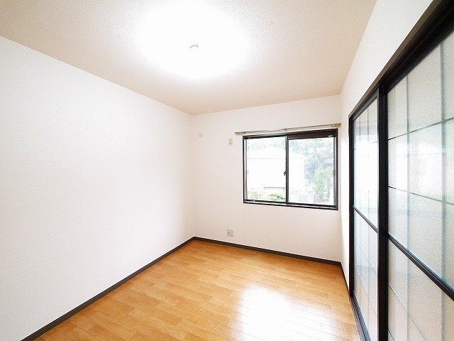 パストラル（額田部北町）の洋室|ゆとりのある洋室です