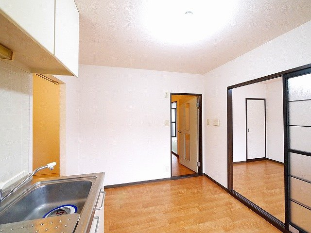 パストラル（額田部北町）の居間・リビング|使いやすい居間です