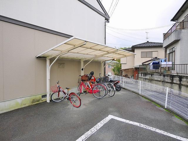 パストラル（額田部北町）のその他共用部分|屋根付きの駐輪場