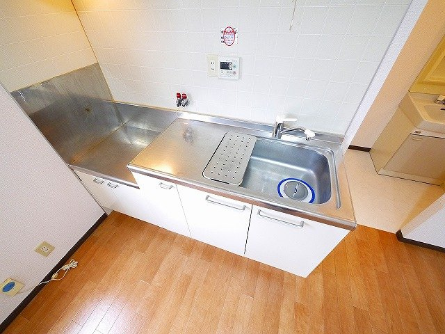 パストラル（額田部北町）のキッチン|シンプルなキッチンはお手入れも簡単です