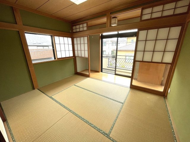 【和室】 | □■二宮町二宮 中古戸建■□ | 広縁のある2階6帖の趣ある和室