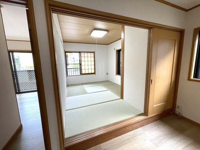 【和室】 | □■二宮町二宮 中古戸建■□ | ダイニング南側にある5.5帖の和室