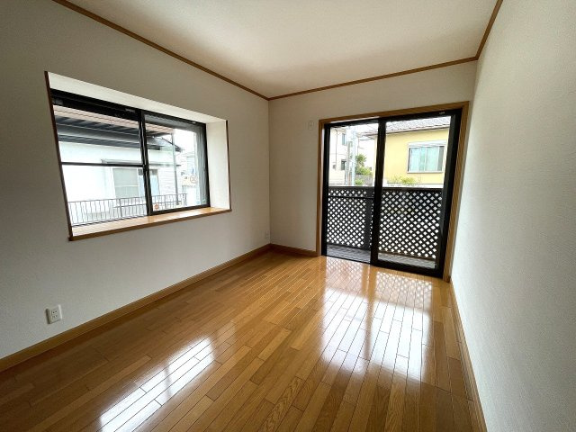 【洋室】 | □■二宮町二宮 中古戸建■□ | 1階南・東側の6帖の洋室