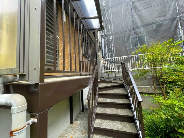 【その他】 | □■二宮町二宮 中古戸建■□ | キッチン勝手口側の階段