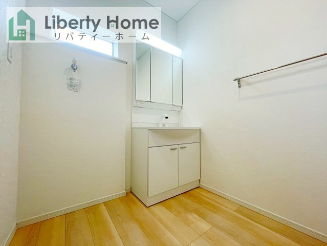 土浦市荒川沖西第4　新築戸建の独立洗面台