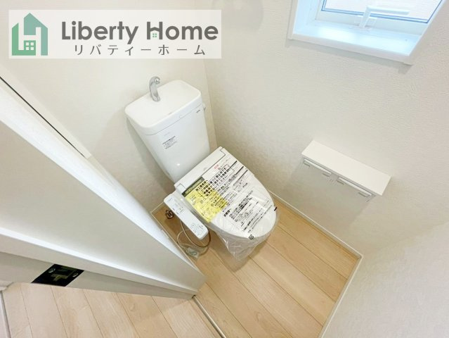 土浦市荒川沖西第4　新築戸建のトイレ