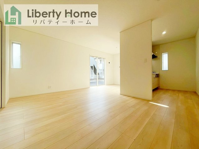 土浦市荒川沖西第4　新築戸建の居間・リビング