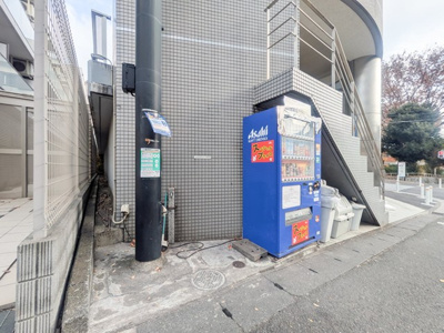 【その他共用部分】 | ワンステップビル | 敷地内ごみ置き場でごみ出しもらくらく～♪忙しい社会人さんや学生さんにもうってつけ！