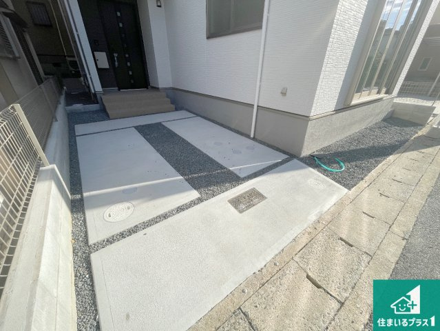 宇治市羽拍子町　第1期　新築一戸建ての駐車場|駐車スペース！散水栓があるので、こまめに愛車を洗えます！