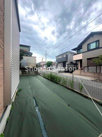【現地画像あり】　 綾瀬市綾西4丁目　中古戸建　47.25坪の庭|愛犬やお子さまが走り回れる庭付き物件。ガーデニングやBBQにも◎　
おうち時間の楽しみが広がりますね♪