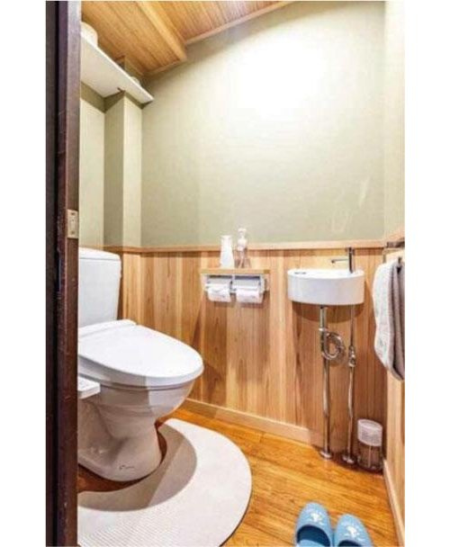 夷馬場町のトイレ|２０１７年１月に全改装済みとなっております。水回りも一式交換済み♪