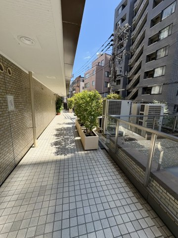 朝日白山マンションの外観