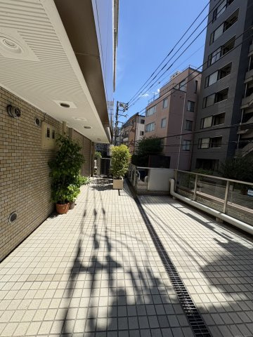 朝日白山マンションの外観