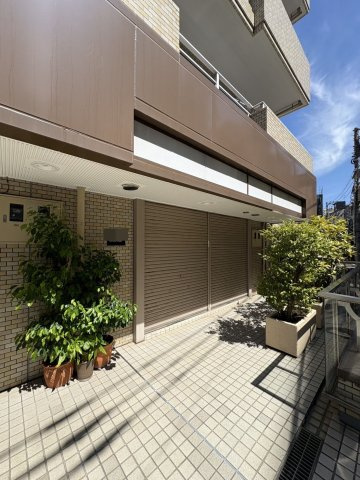 朝日白山マンションの外観