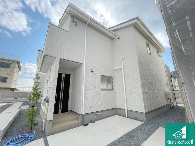 京都市北区上賀茂北ノ原町　第３期　新築一戸建ての外観|周辺は落ち着いた街並みの住宅地！子育てがしやすい住環境です！まだ未完成ですが、現地でしかわからない事もございます。是非一度ご覧ください。