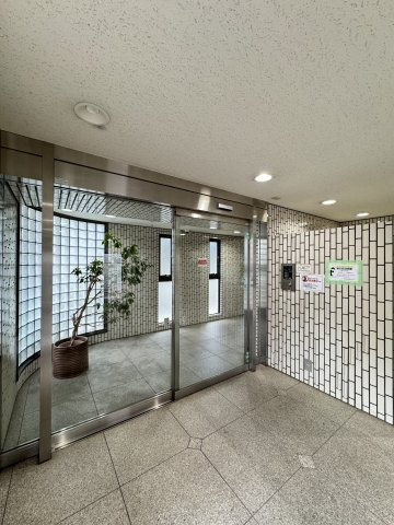 ピュアシティすみだ堤通のエントランス