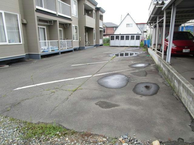 ハイツ久の駐車場