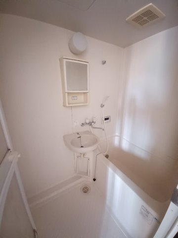 ラビットハウスきさくの浴室|日々の疲れを癒すお風呂付です