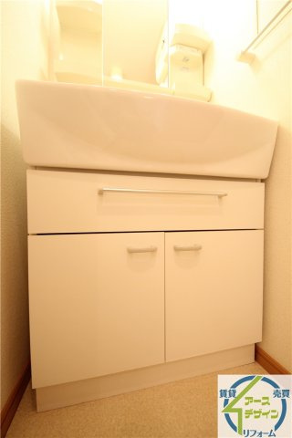 エトワル　ベルメゾンの洗面所|脱衣スペースもあります