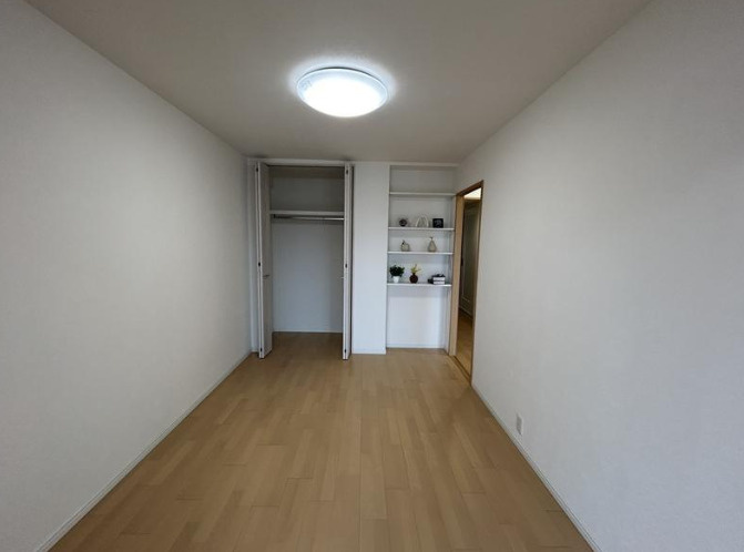 ルネ芦屋親王塚の洋室|洋室の収納スペース