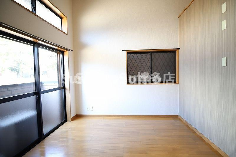 リバーJOY室見の居間・リビング|ゆったりとした居間です