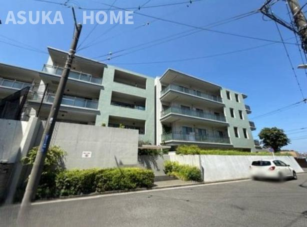 クレッセント磯子の外観