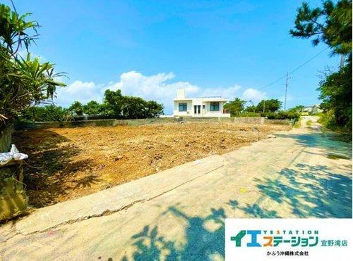 宜野湾市上原２丁目の前面道路含む現地写真