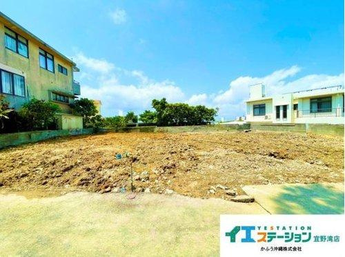 宜野湾市上原２丁目の前面道路含む現地写真