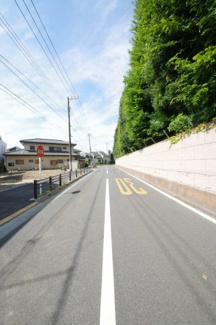 【前面道路含む現地写真】